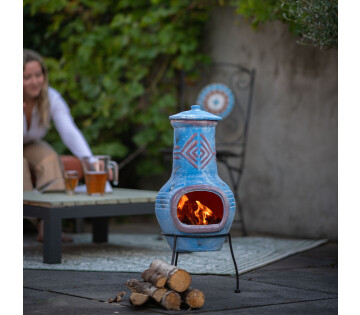 De RedFire Kleihaard Colima staat in de tuin.