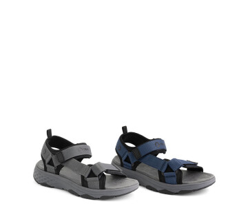 De Travelin' Heren Sandalen Rensvik is verkrijgbaar in 2 kleuren.