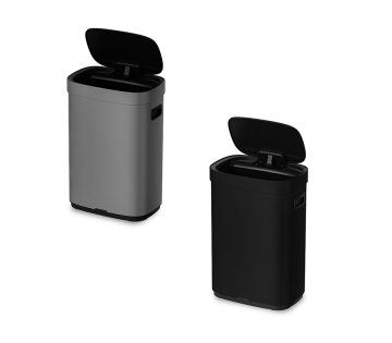 De FlinQ Mira Prullenbak 50 liter in nikkel en zwart.