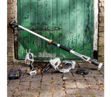 Batavia 18V Complete Power Snoeiset met Accu en Oplader volledige set in sfeersetting.