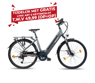 Sharp elektrische stadsfiets donkergrijs vrijstaand op lichte achtergrond zijaanzicht.