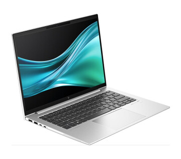Schuin vooraanzicht van de HP EliteBook 845 G11 laptop met smalle schermranden, zilveren behuizing en helder display.