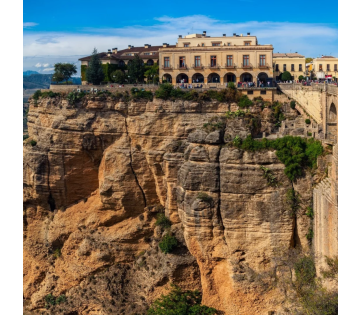 Geniet van een complete fly & drive vakantie door Andalusië incl. vlucht, ontbijt en huurauto!