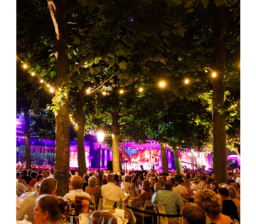 Concert André Rieu 2026 vanaf het terras van de Sociëteit op het Vrijthof in Maastricht met een verblijf in Valkenburg