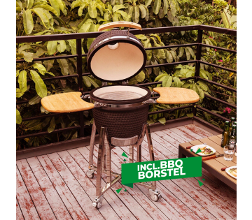 Buccan Sunbury Smokey Egg Large kamado BBQ met open deksel en uitgeklapte bamboe zijtafels op een verrijdbaar RVS onderstel.