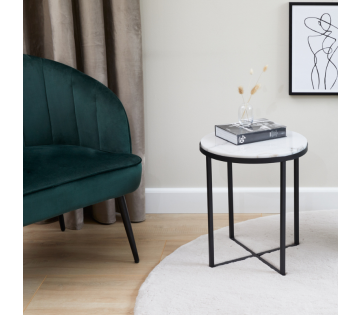 De Lifa Living Marmeren Tafel Julien in wit staat in de kamer.