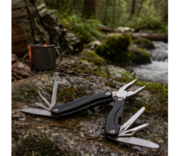 Zwarte 11-in-1 multitool sfeerbeeld