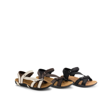 Travelin’ Hasle sandalen in zwart, bruin en beige naast elkaar op witte achtergrond met focus op comfort en veelzijdigheid.