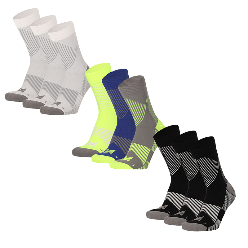 De 3-Pack Comfort Essentials Lage Sport Compressiesokken zijn verkrijgbaar in 3 kleuren.