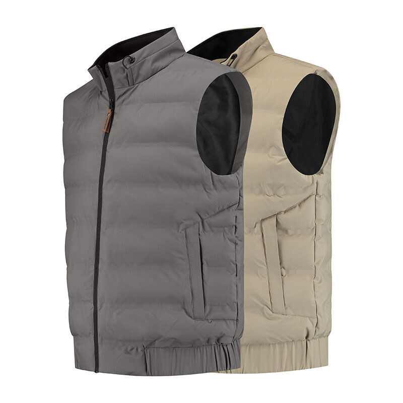 Travelin’ Magnus bodywarmer donkergrijs en taupe – twee bodywarmers naast elkaar, schuin vooraanzicht.