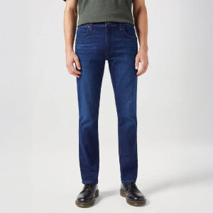 De voorzijde van de Wrangler Greensboro Night Shade. 