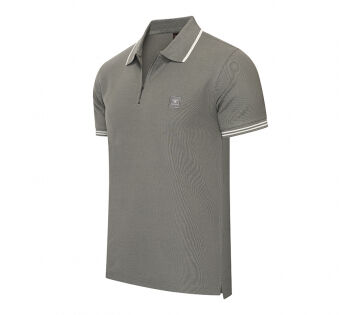 De Cappuccino Zip Polo Torino in de kleur donkergrijs. De Cappuccino Zip Polo Torino in de kleur donkergrijs.