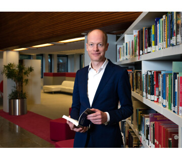 Bieb Café: Arjen Dijkstra - Friese sterrenkijkers in Joure