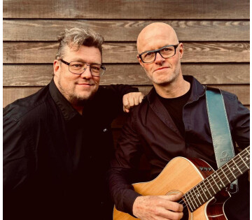 Gunhar Koops en WimJan Eikens- Vertoaln om van te holn in Emmen