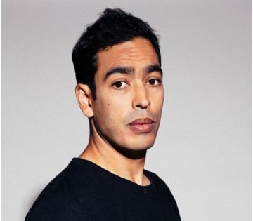 Johan Fretz - Onder de Paramariboom in Leeuwarden