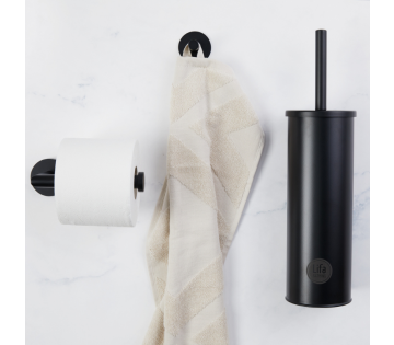 3-Delige Lifa Bathing Luxe Toilet Set in zwart en in sfeersetting.