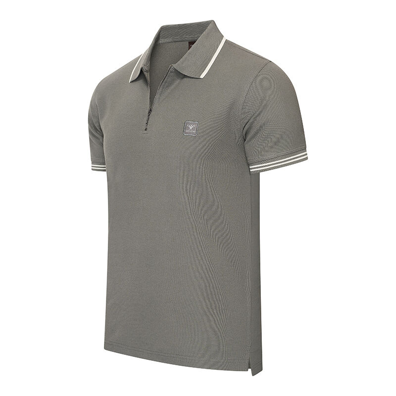 De Cappuccino Zip Polo Torino in de kleur donkergrijs. De Cappuccino Zip Polo Torino in de kleur donkergrijs.