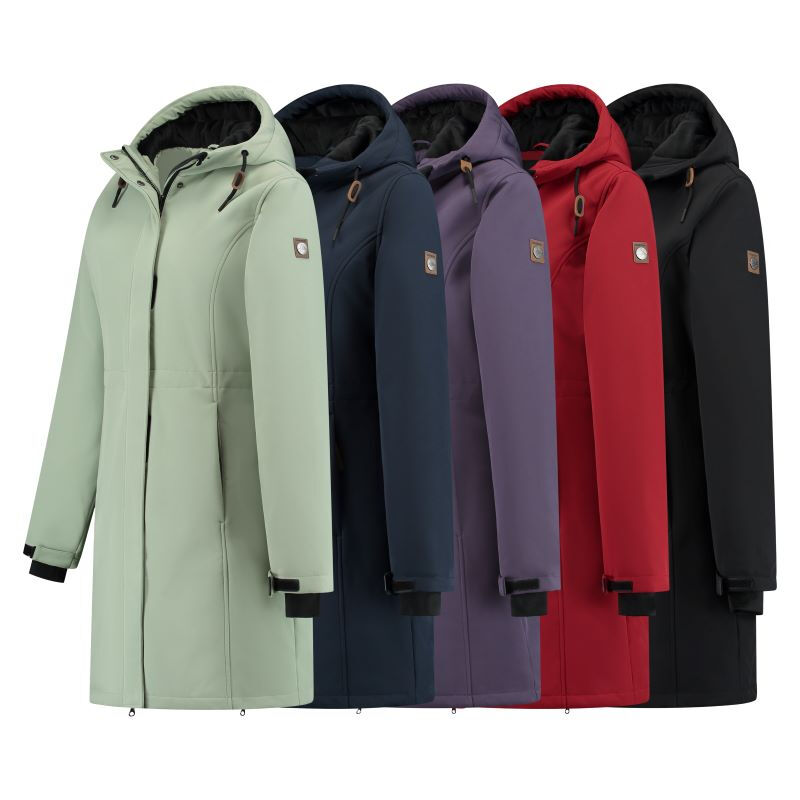 Travelin’ Dames Parka Enrike in meerdere kleuren – groen, marineblauw, paars, rood en zwart naast elkaar.